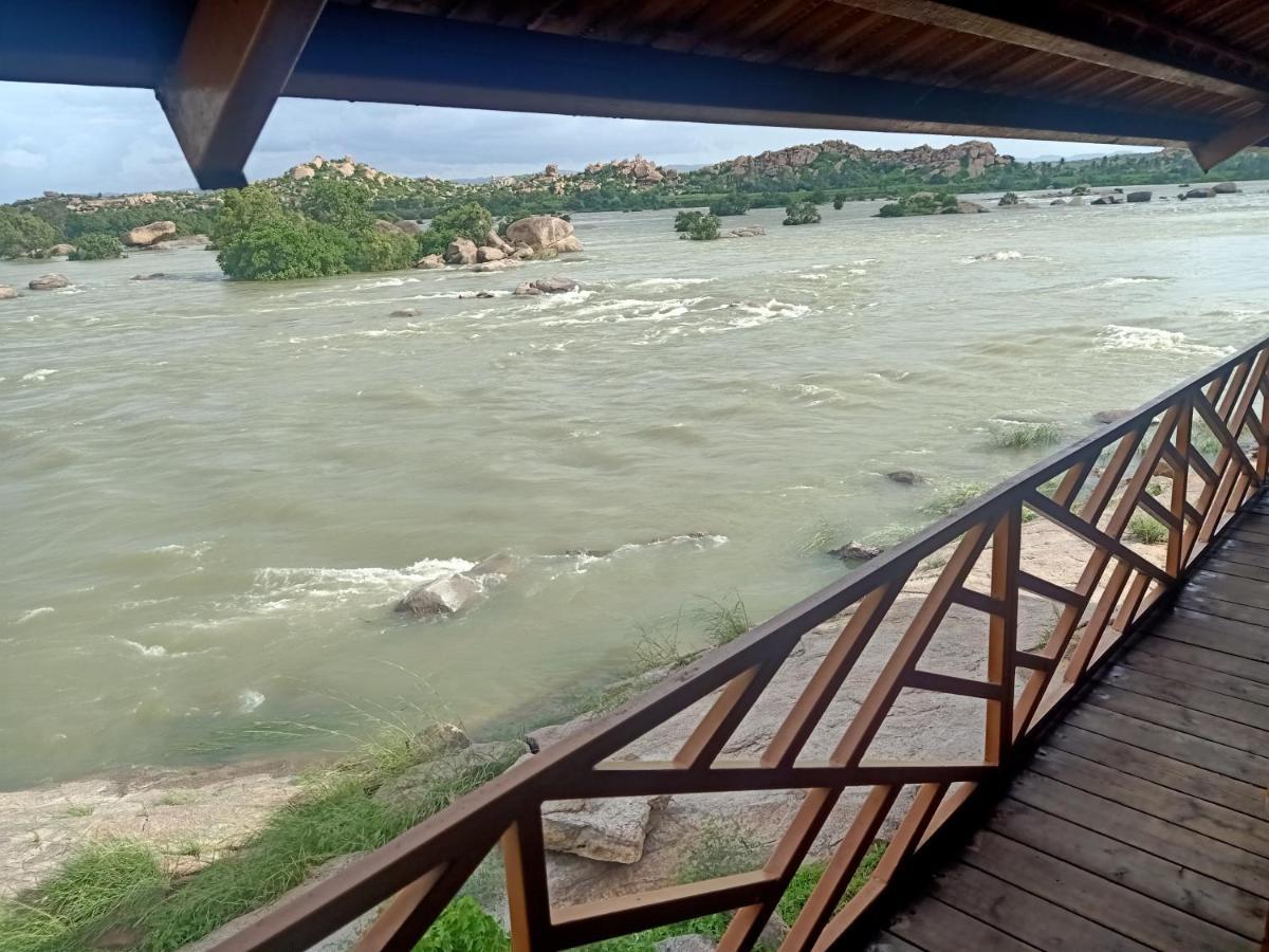 Leo Wodden Resort Hampi Eksteriør billede