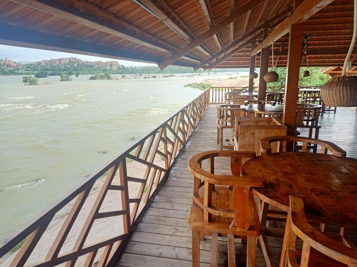 Leo Wodden Resort Hampi Eksteriør billede