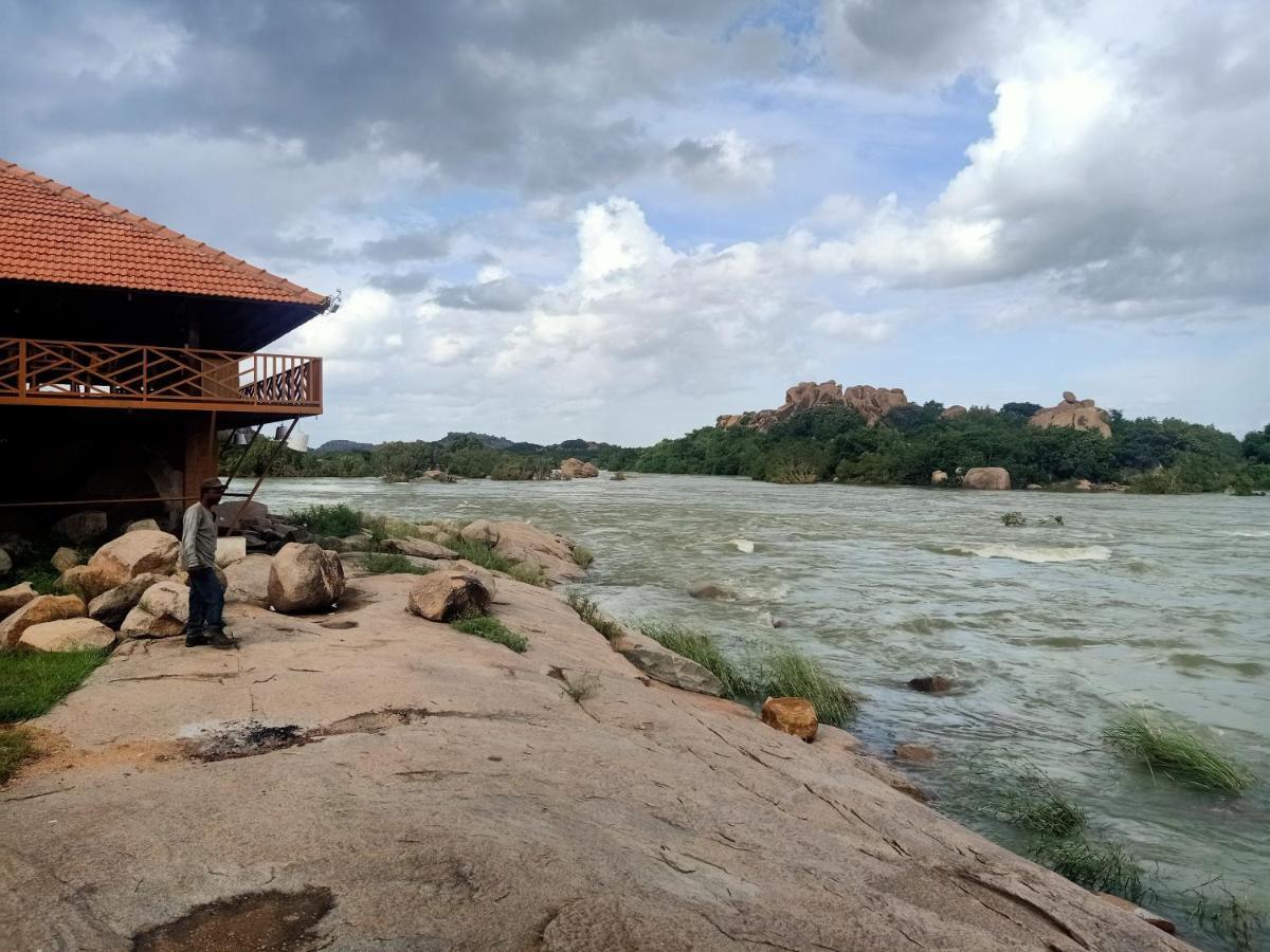 Leo Wodden Resort Hampi Eksteriør billede