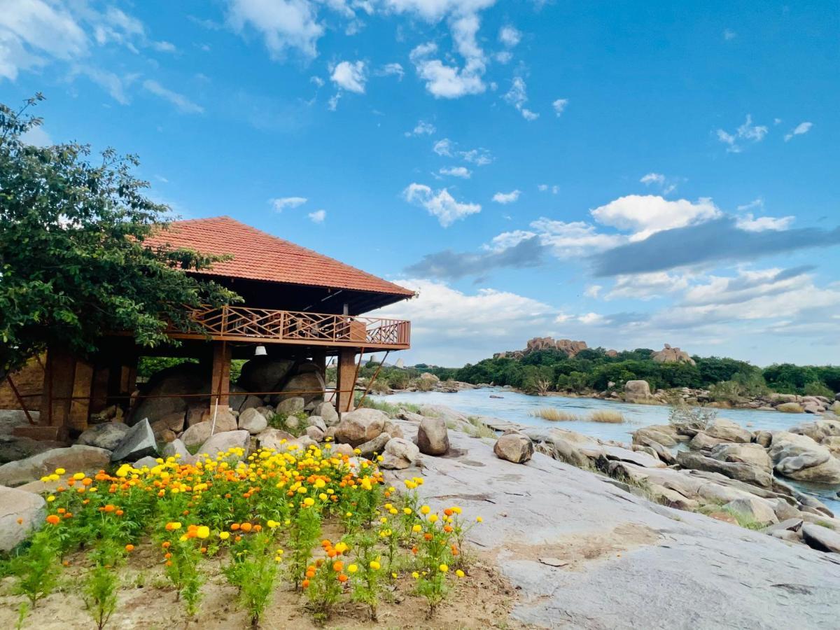 Leo Wodden Resort Hampi Eksteriør billede