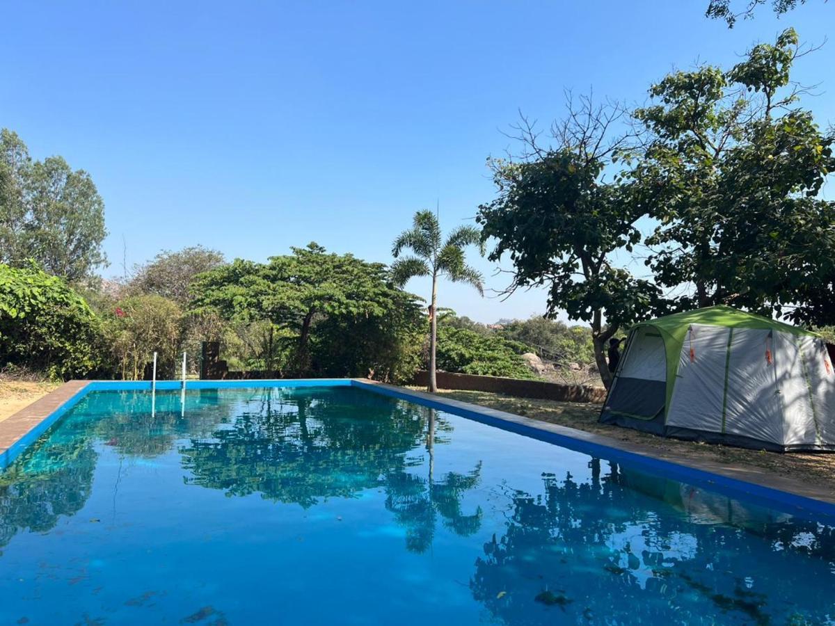 Leo Wodden Resort Hampi Eksteriør billede