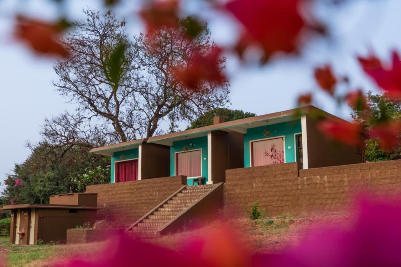 Leo Wodden Resort Hampi Eksteriør billede