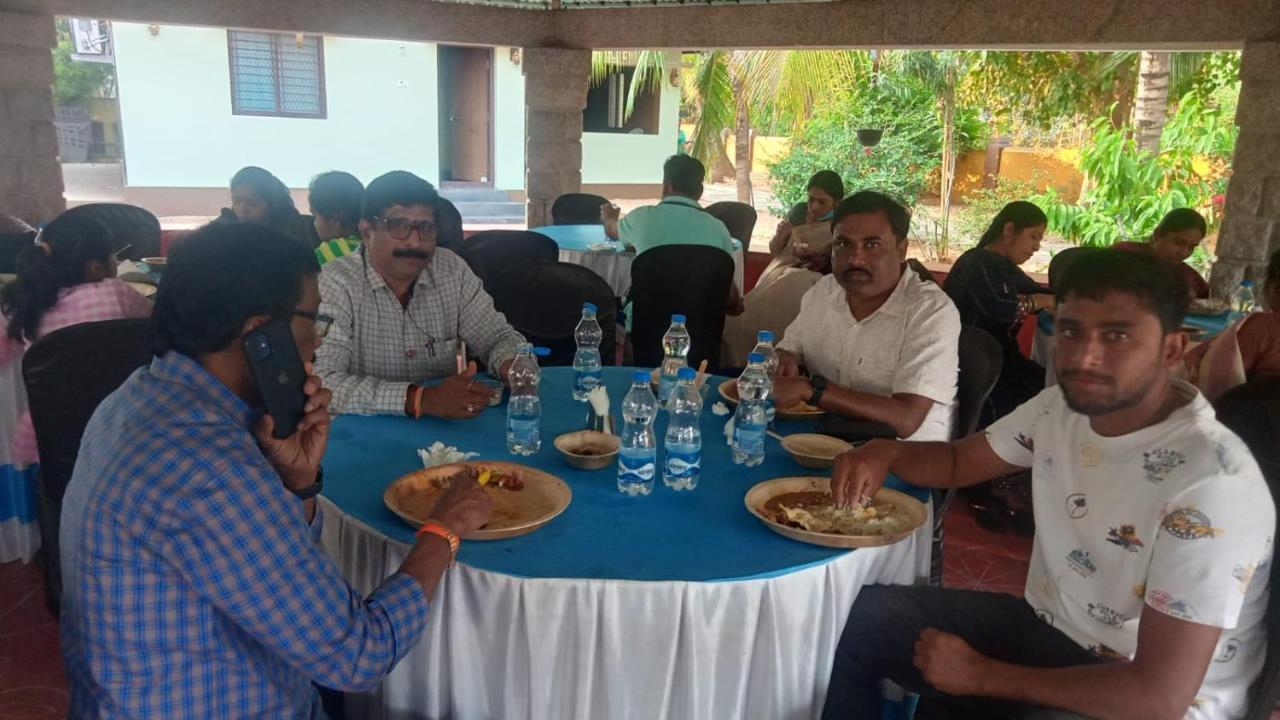 Leo Wodden Resort Hampi Eksteriør billede