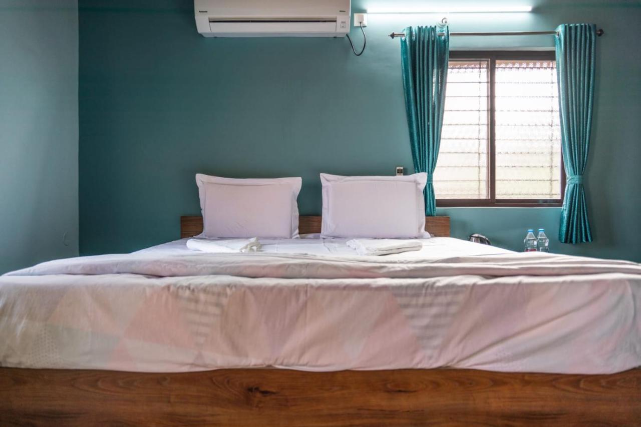 Leo Wodden Resort Hampi Eksteriør billede