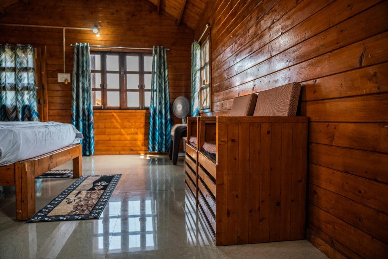 Leo Wodden Resort Hampi Eksteriør billede