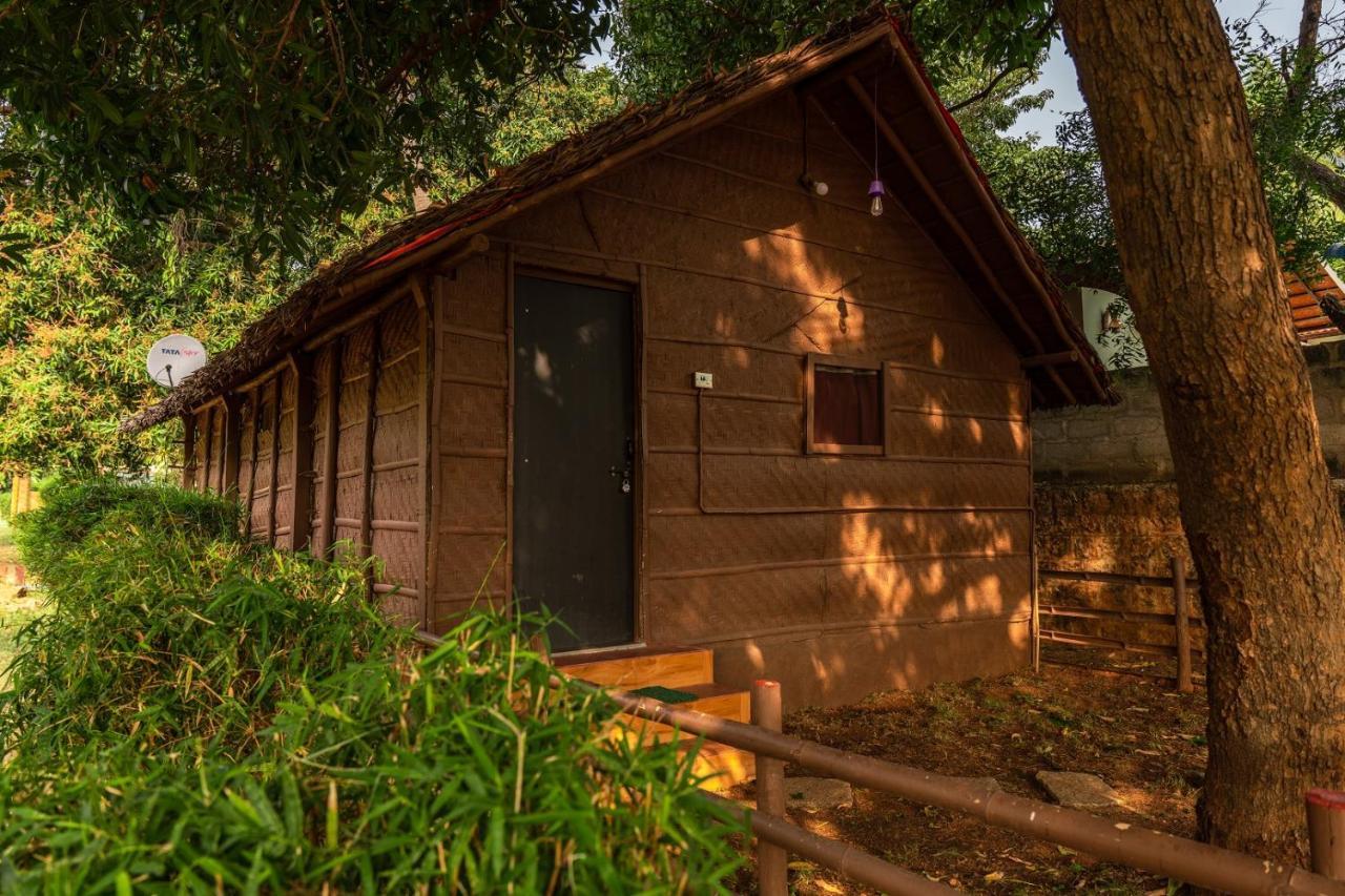 Leo Wodden Resort Hampi Eksteriør billede