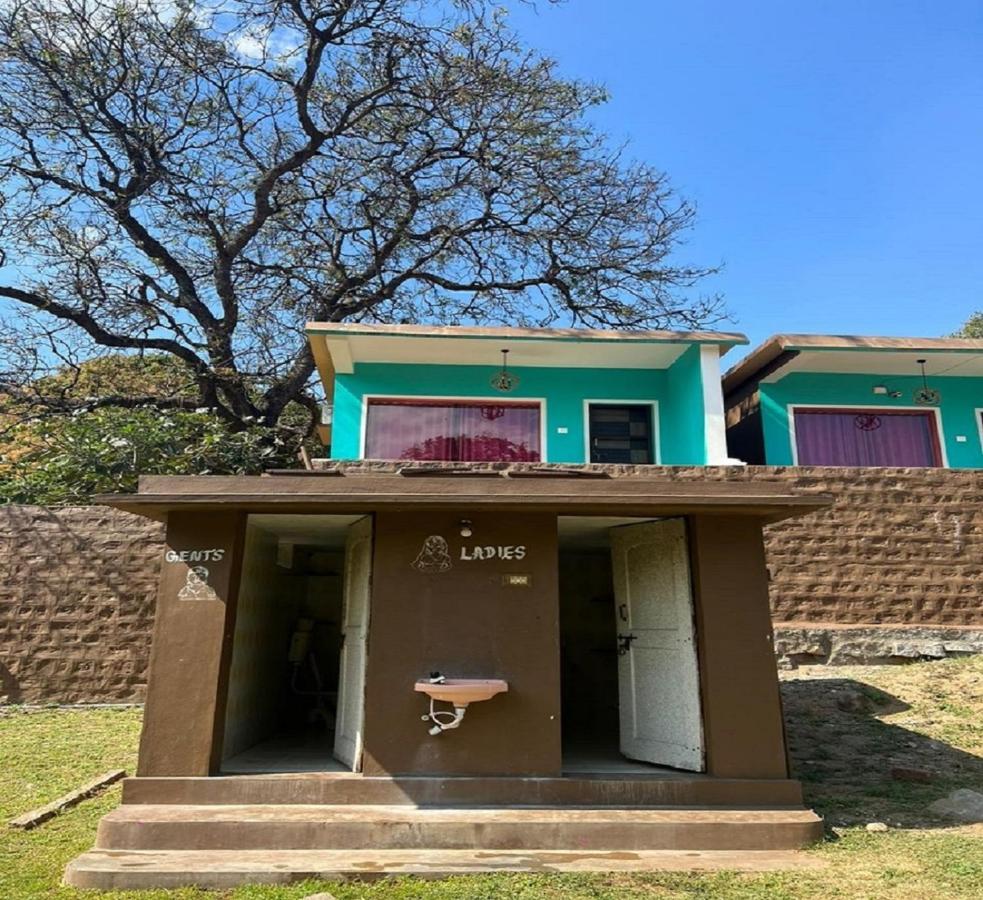 Leo Wodden Resort Hampi Eksteriør billede