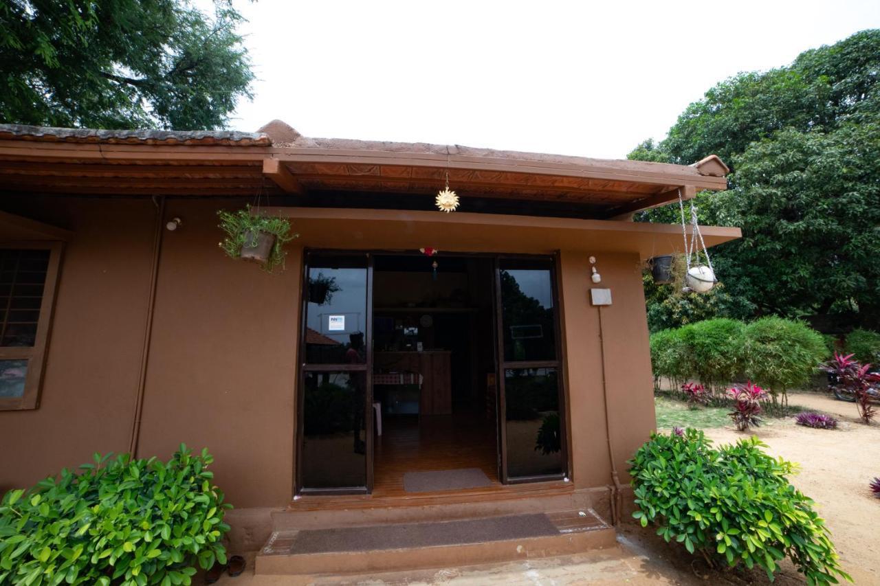 Leo Wodden Resort Hampi Eksteriør billede